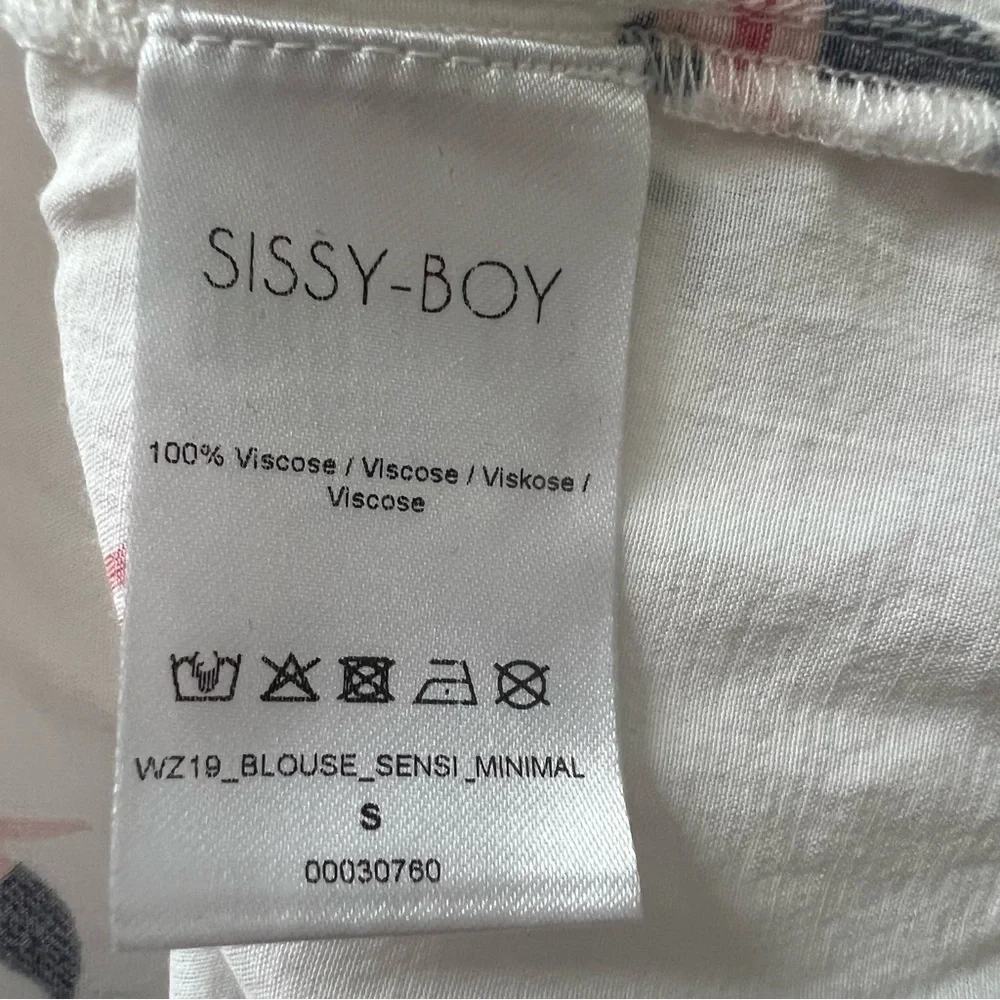 Sissy boy size small white collared mermaid print blouse - Picture 10 of 10